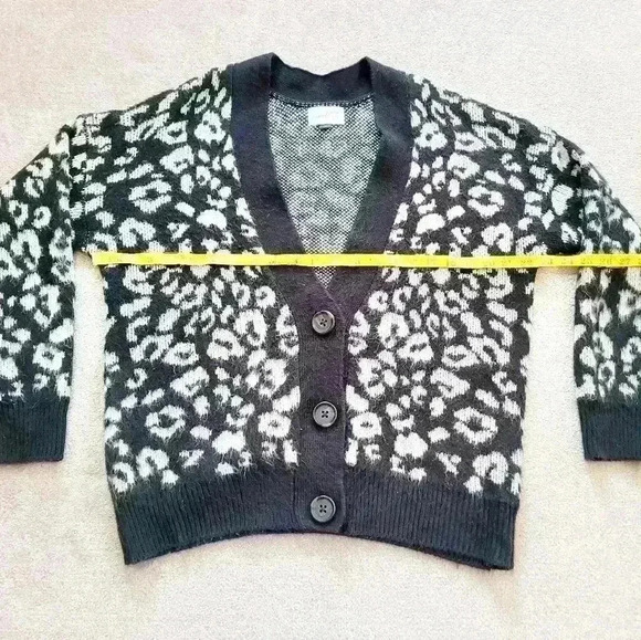 Universal Thread womans Animal Print Cardigan sweater Size S - Picture 6 of 8